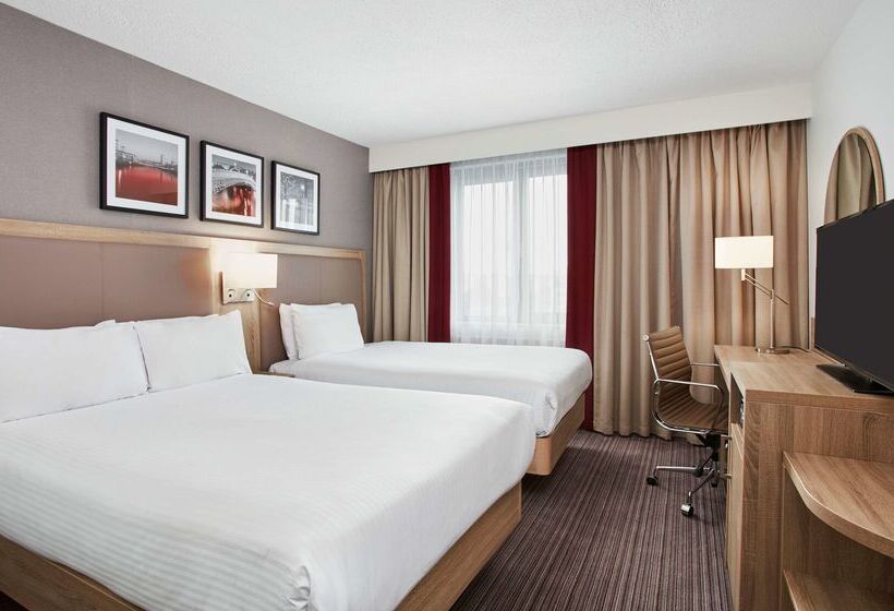 בית מלון כפרי Hilton Garden Inn Dublin City Centre