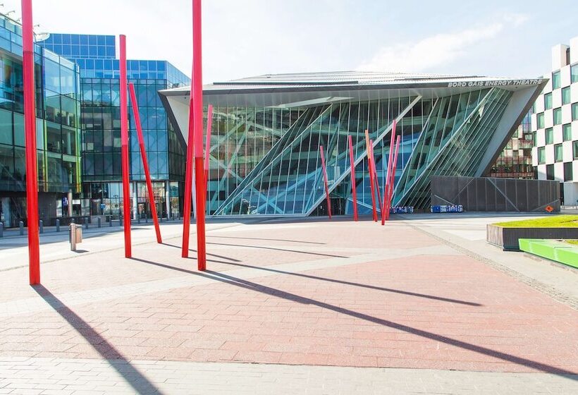 בית מלון כפרי Hilton Garden Inn Dublin City Centre