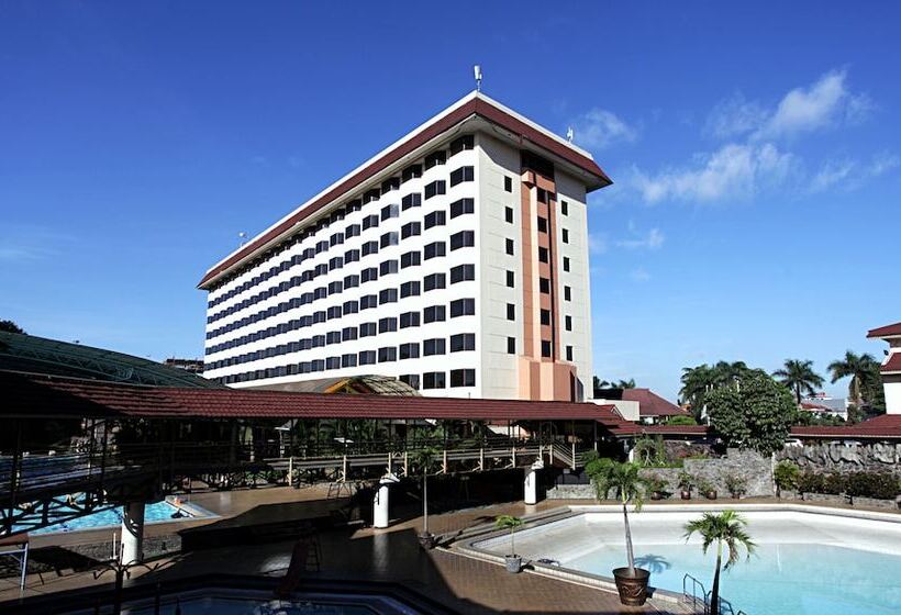 ホテル Horison Ultima Bandung