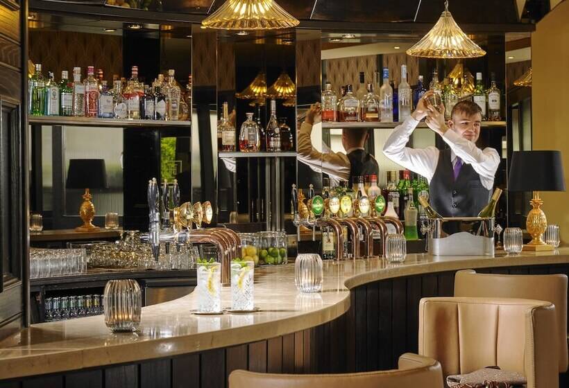 Отель Kilkenny Ormonde