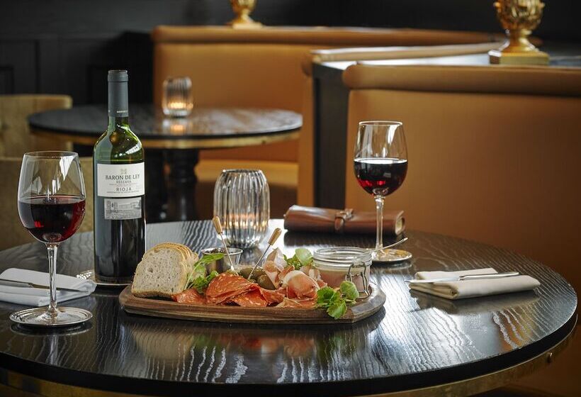 Отель Kilkenny Ormonde