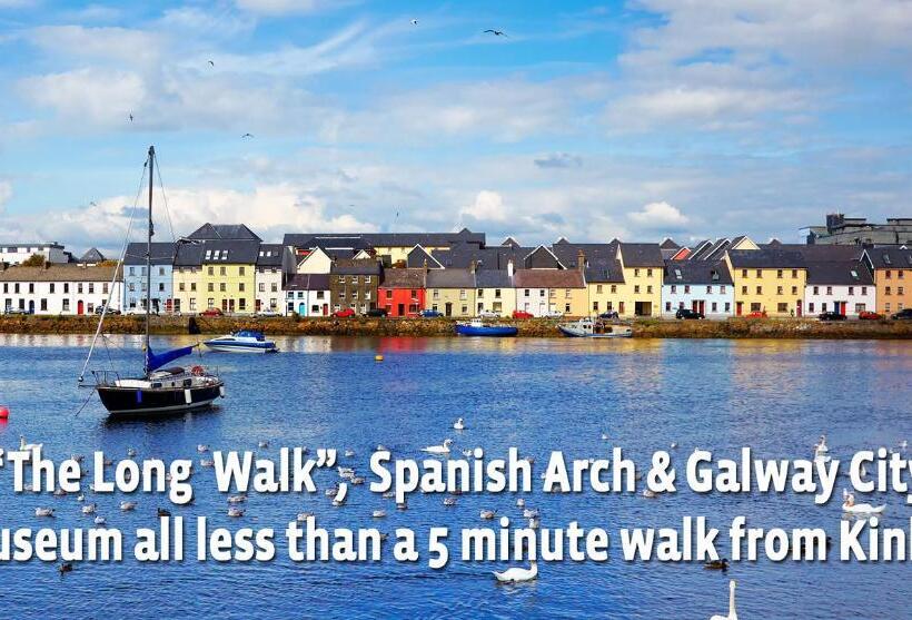 هتل Kinlay Hostel Eyre Square