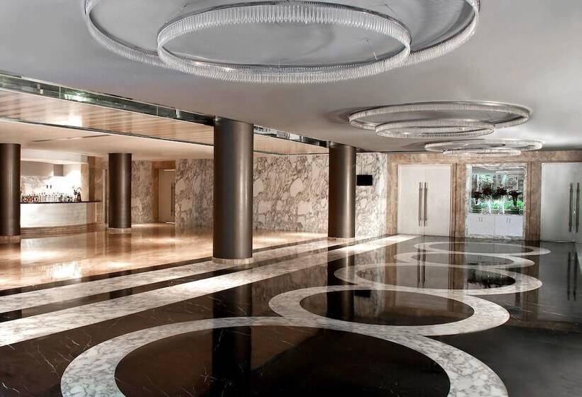 호텔 Le Royal Méridien Chennai