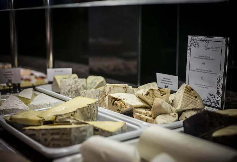 Lotus Therme Hotel & Spa