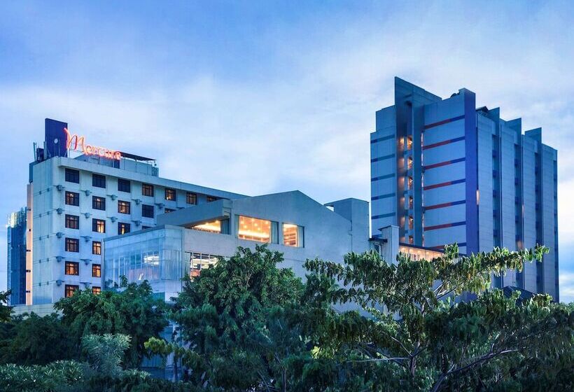 فندق Mercure Surabaya