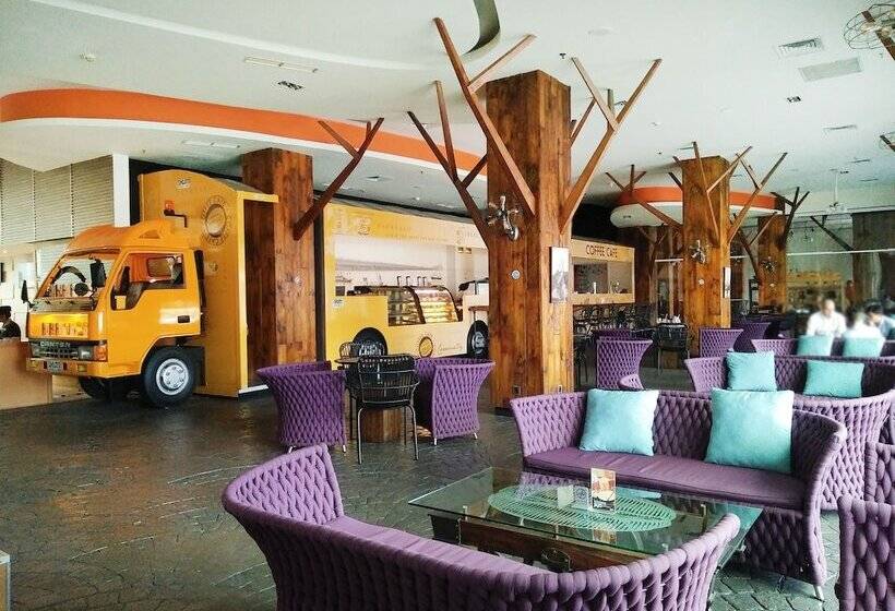 ホテル Mercure Surabaya