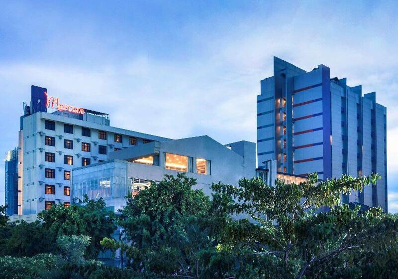 فندق Mercure Surabaya
