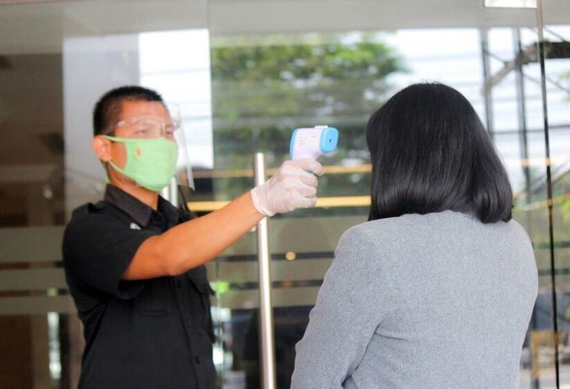 هتل New Saphir Yogyakarta