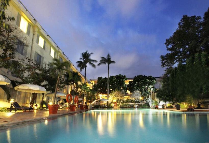 בית מלון כפרי New Saphir Yogyakarta