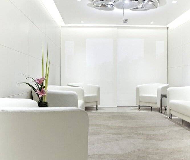 هتل President  Ihcl Seleqtions