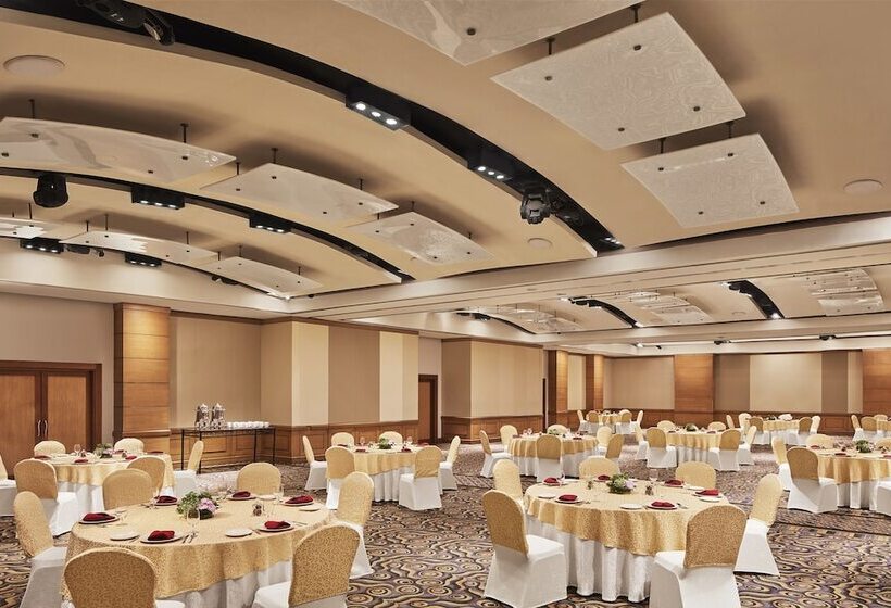 هتل President  Ihcl Seleqtions