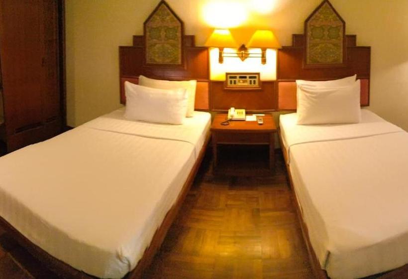 Отель Pusako Bukittinggi