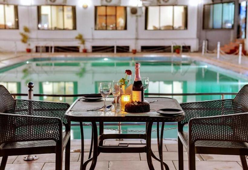 فندق Quality Inn Regency, Nashik