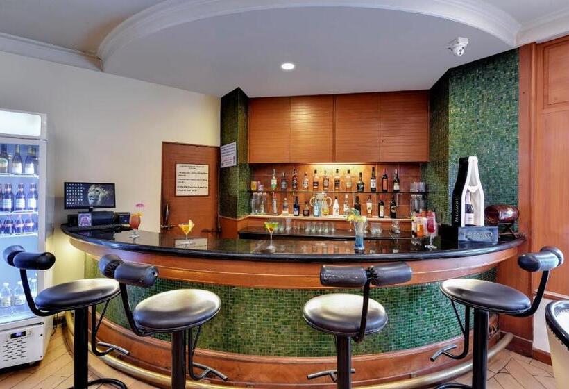 فندق Quality Inn Regency, Nashik