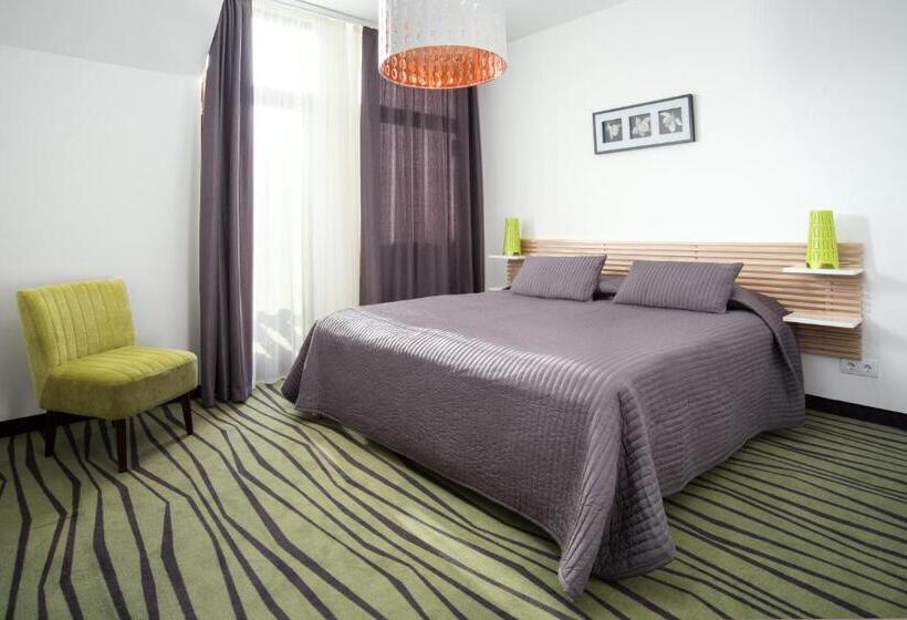 هتل Rubin Wellness & Conference