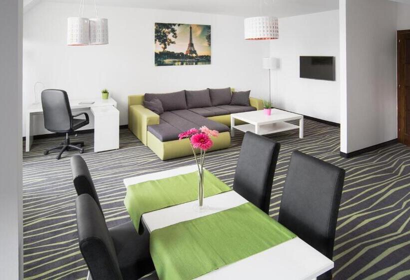 هتل Rubin Wellness & Conference