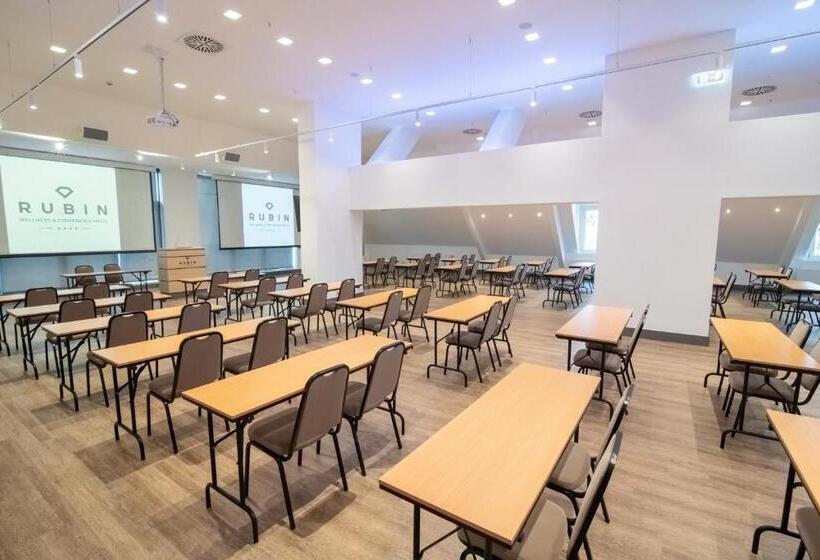 هتل Rubin Wellness & Conference