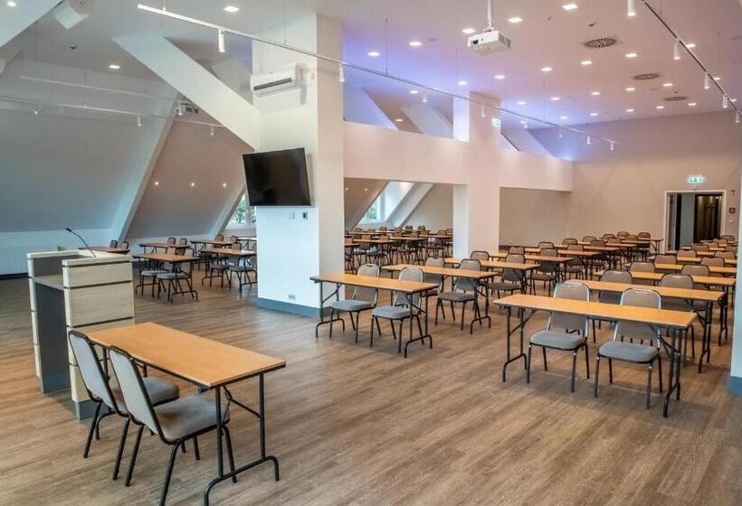 هتل Rubin Wellness & Conference