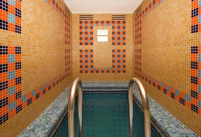 هتل Rubin Wellness & Conference