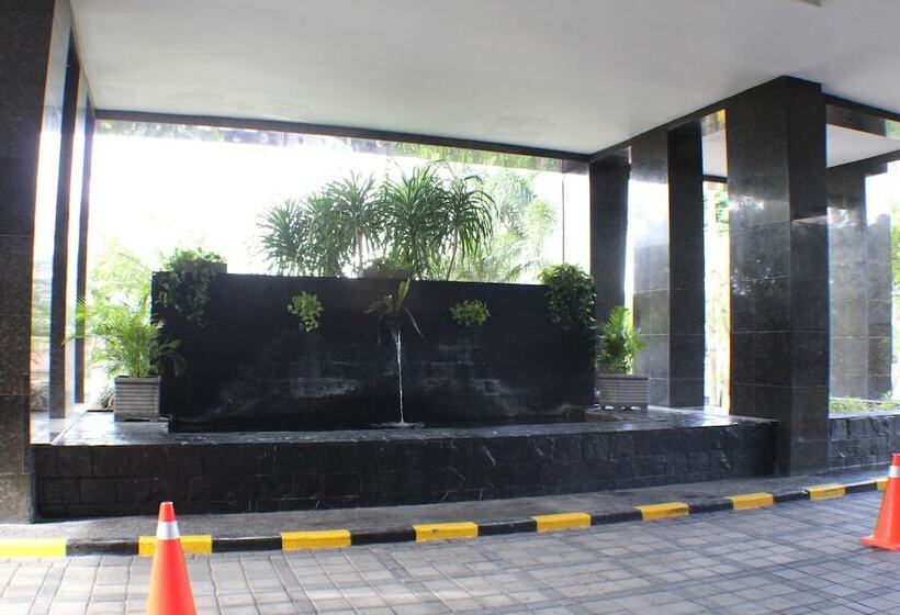 فندق Santika Pandegiling Surabaya