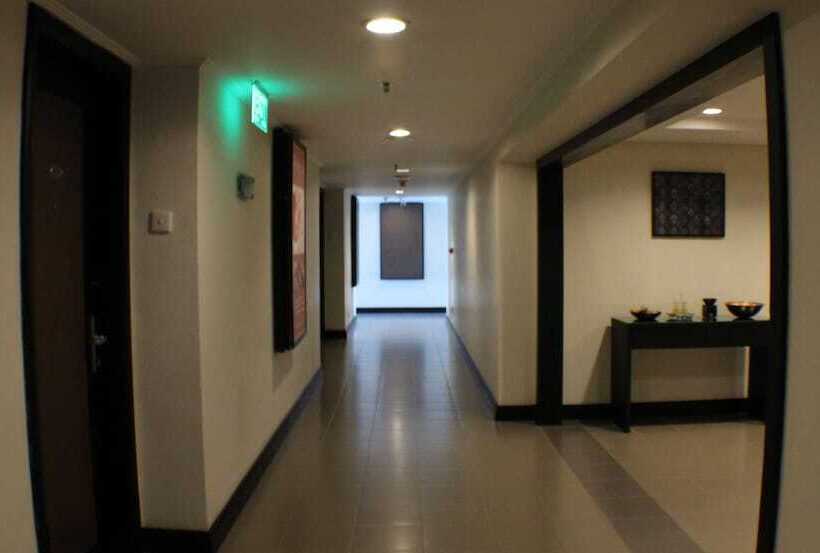 فندق Santika Pandegiling Surabaya