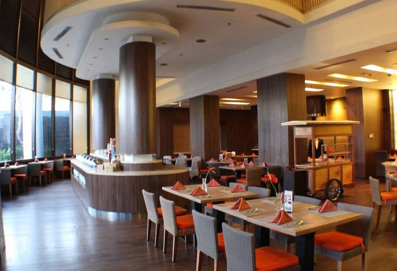 ホテル Santika Pandegiling Surabaya