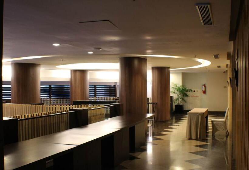 فندق Santika Pandegiling Surabaya