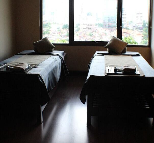 فندق Santika Pandegiling Surabaya