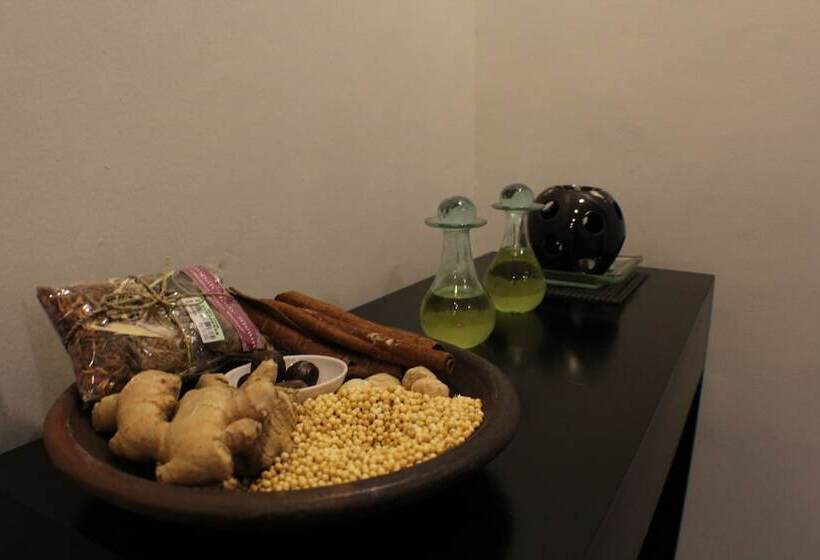 فندق Santika Pandegiling Surabaya