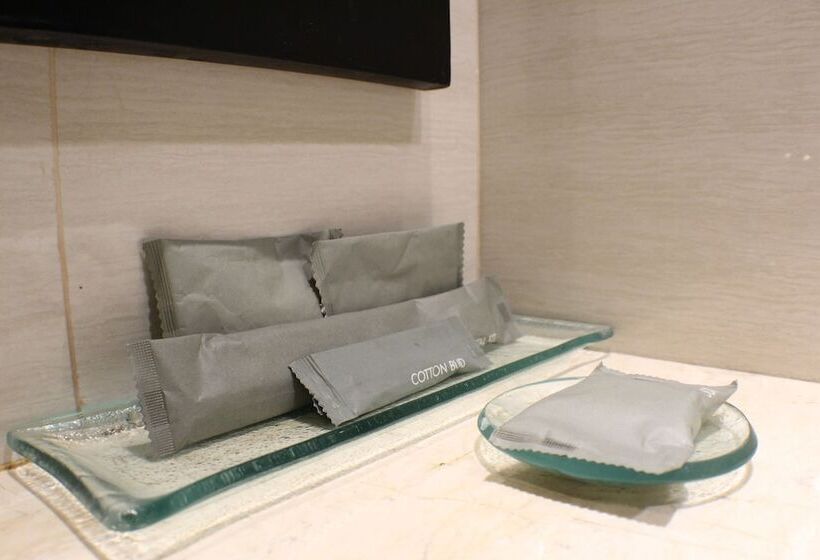 ホテル Santika Pandegiling Surabaya