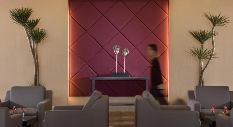 فندق Santika Pandegiling Surabaya