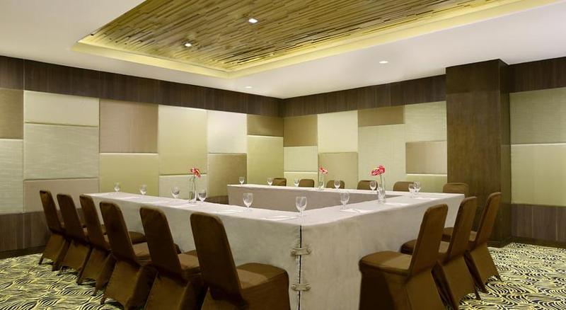 فندق Santika Pandegiling Surabaya