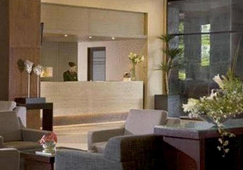 فندق Santika Pandegiling Surabaya