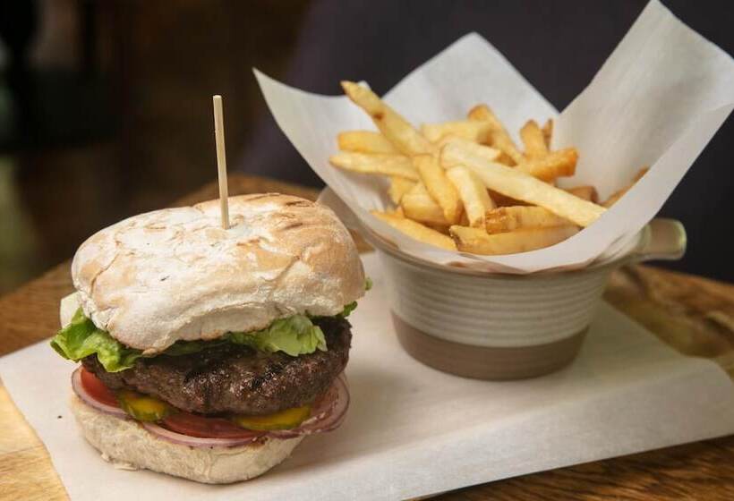 בית מלון כפרי Schoolhouse