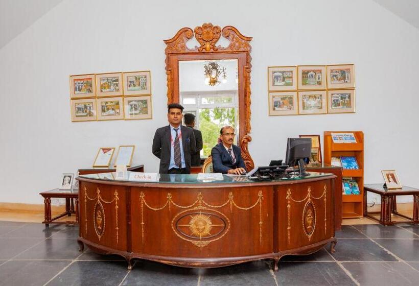 Shikarbadi Hotel   By The Lake Heritage By Hrh Group Of Hotels