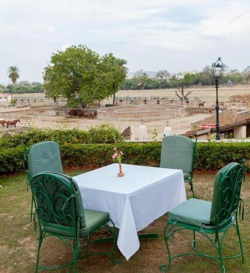 Shikarbadi Hotel   By The Lake Heritage By Hrh Group Of Hotels