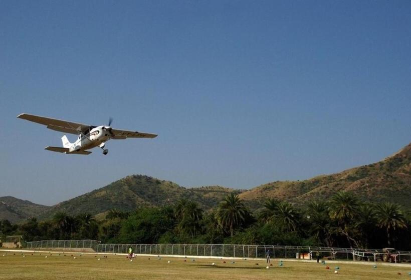 Shikarbadi Hotel   By The Lake Heritage By Hrh Group Of Hotels