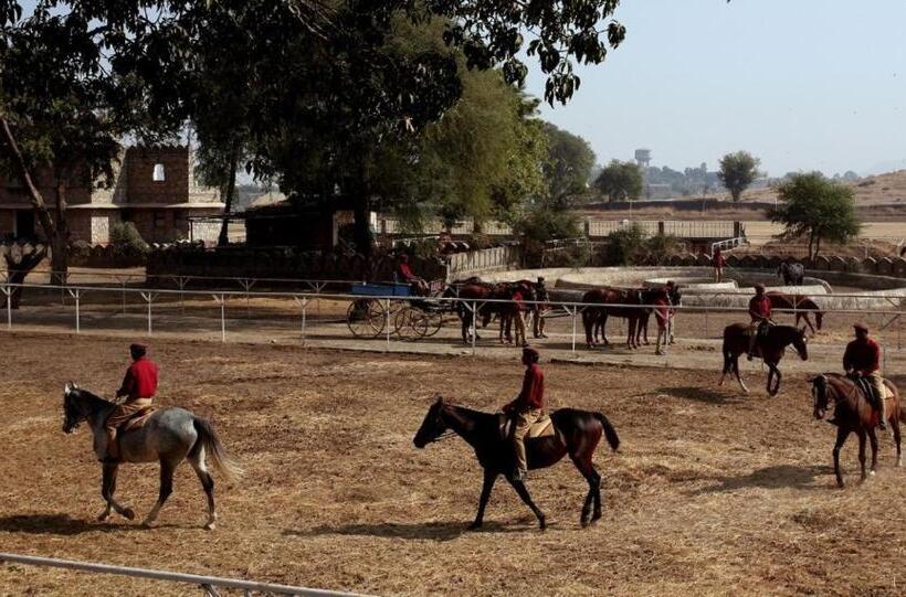 Shikarbadi Hotel   By The Lake Heritage By Hrh Group Of Hotels