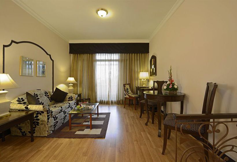 Отель Sun-n-Sand Pune