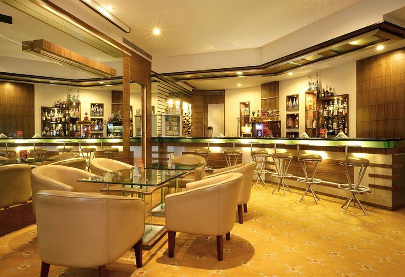 Отель Sun-n-Sand Pune