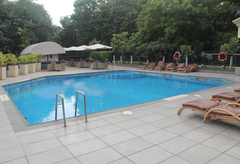 Отель Sun-n-Sand Pune