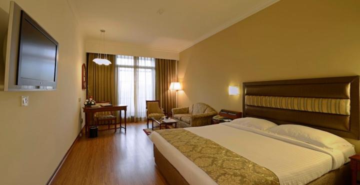 Отель Sun-n-Sand Pune