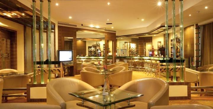 Отель Sun-n-Sand Pune