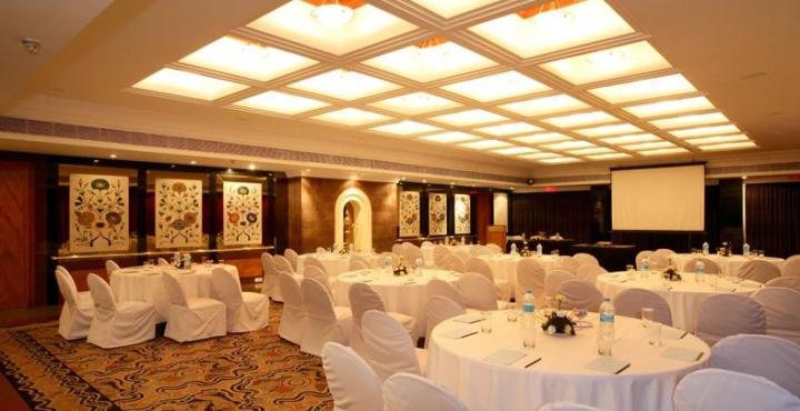 Отель Sun-n-Sand Pune