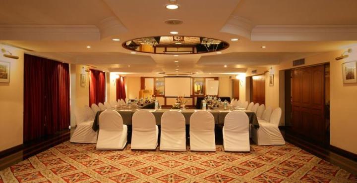 Отель Sun-n-Sand Pune