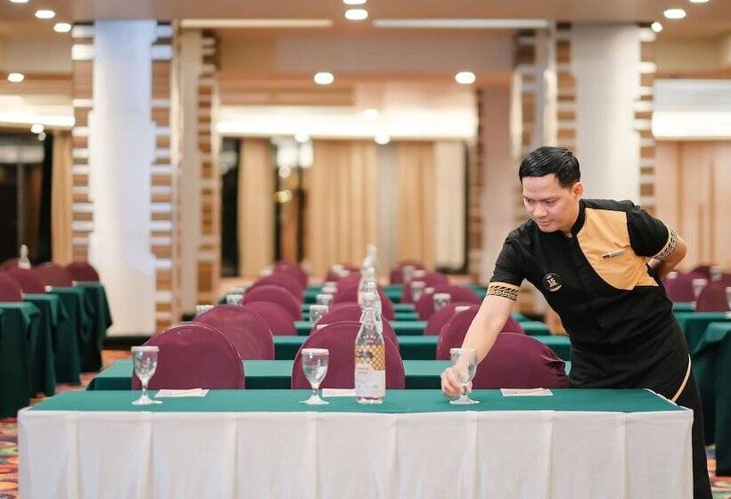 호텔 Sunlake Waterfront Resort & Convention