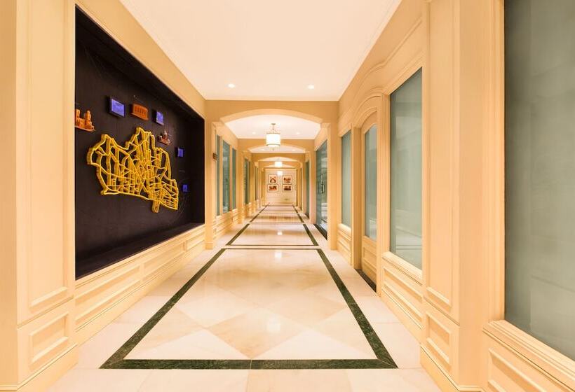 فندق Taj Connemara, Chennai