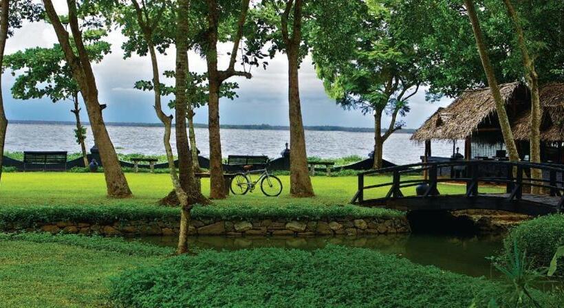 فندق Taj Kumarakom Resort And Spa Kerala