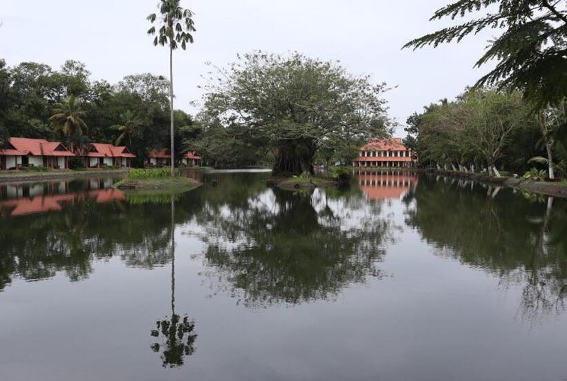 בית מלון כפרי Taj Kumarakom Resort And Spa Kerala