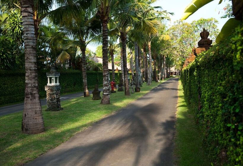 בית מלון כפרי Tandjung Sari